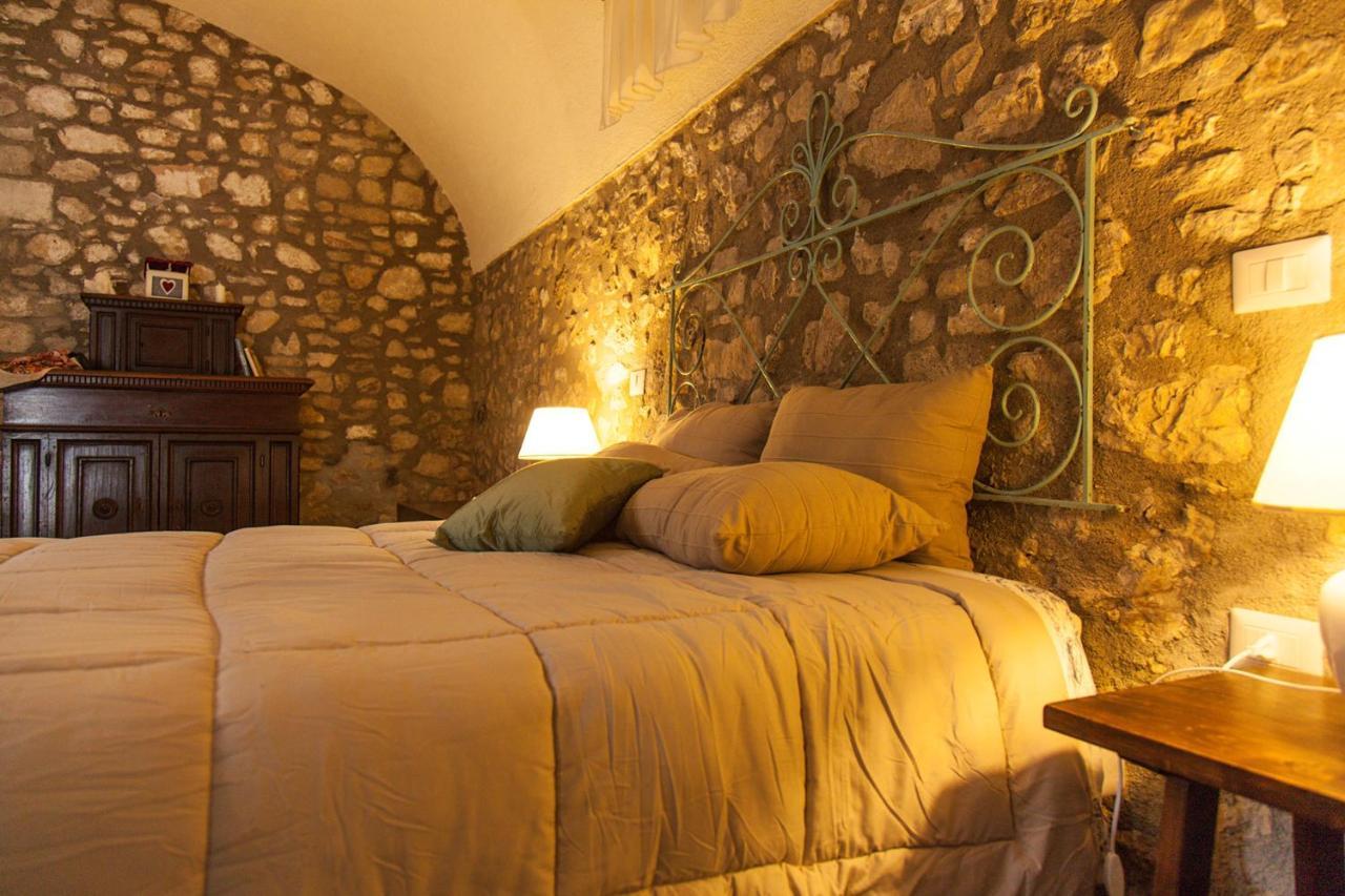 Agriturismo La Commenda-Adults Only Cascia Habitación foto