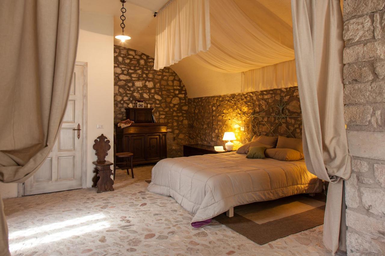 Agriturismo La Commenda-Adults Only Cascia Habitación foto